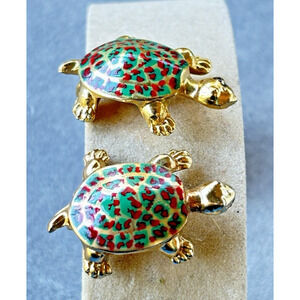 Lovely Vintage Green & Red Enamel Turtle Screw-back Earrings Gold-tone